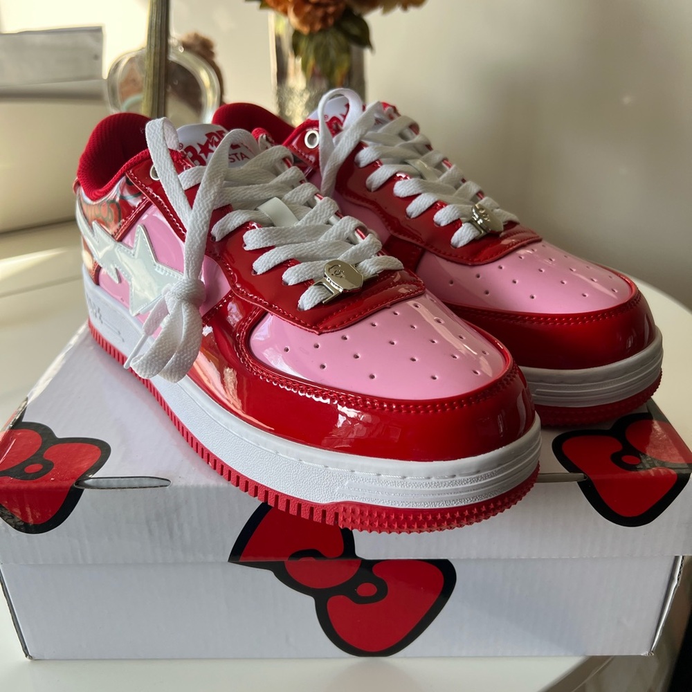 Bapesta size 10 “Hello Kitty” Ds